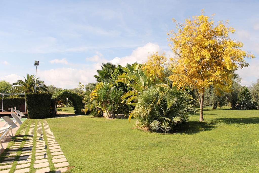 Valle Di Mare Country Resort Fontane Bianche Buitenkant foto